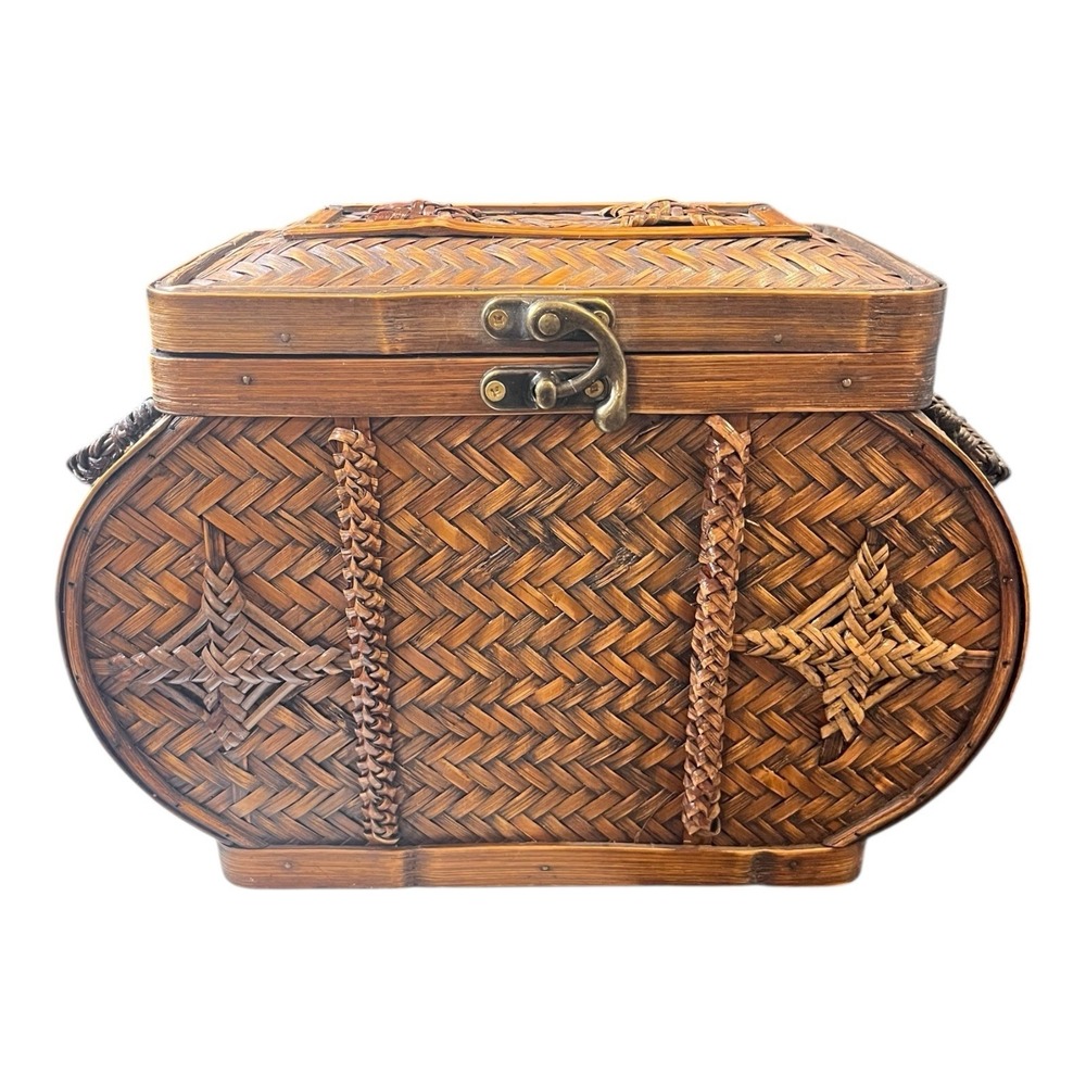 Vintage Woven Wicker Keepsake Basket Brass Hinges Clasp Closure